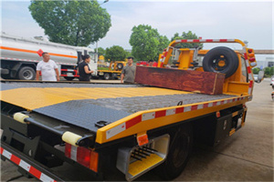 辽中附近拖车电话号码服务